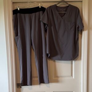 Uniform Advantage Gray Scrub Set